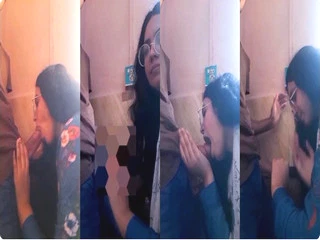 Desi Chashmish College blowjob, college girl given blowjob,indian college teen sucked cock, desi babe viral sucking video,indian blowjob video,paki big boobs blowjob video,viral sucking videos,